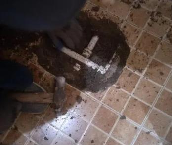 永胜卫生间漏水维修公司为您分享下卫生间渗水如何处理及注意事项